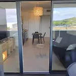 Iconic 343 , Superbe T2 Climatise, Wifi, Parking, Terrasse 18m2 Apartment