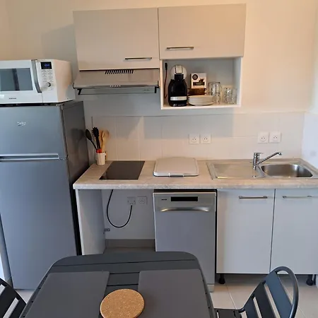 Iconic 343 , Superbe T2 Climatise, Wifi, Parking, Terrasse 18m2 Apartment *