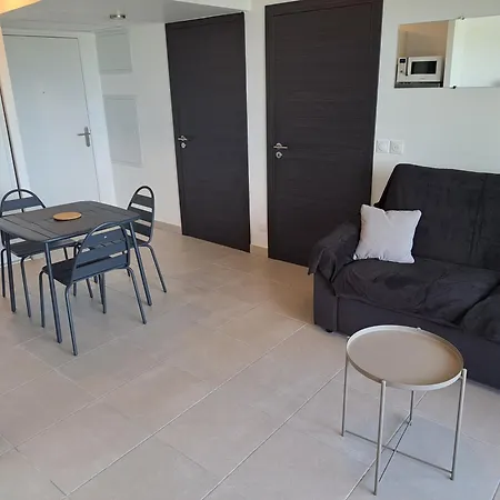 Apartment Iconic 343 , Superbe T2 Climatise, Wifi, Parking, Terrasse 18m2 Agde